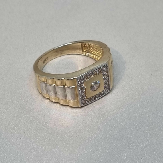 Arany pecsétgyűrű cirkon kővel